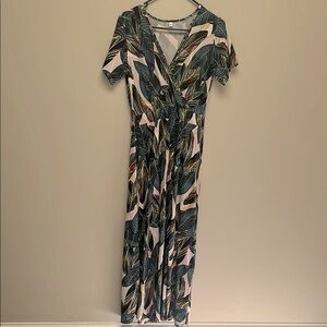 Leaf Patterned Maxi Dress. Size M